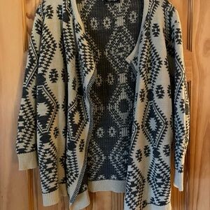 Geometric Patterned Black and Cream Cardigan